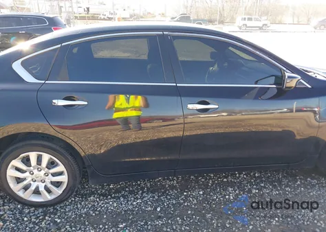 2016 Nissan Altima 2.5/2.5 S/2.5 Sl/2.5 Sr/2.5 Sv z USA, uszkodzony, nr VIN 1N4AL3AP0GN324724